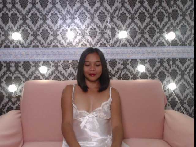 Fotogrāfijas geraldine6969 Hi there! wanna visit my room and i will show you a real cum and make you happy :)