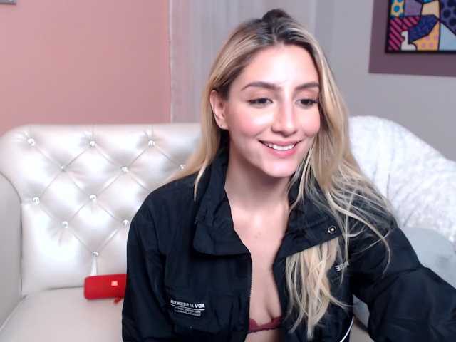 Fotogrāfijas GigiElliot If you are looking for some fun, you are in the right place ⭐ PVT Allow ⭐ Sexy dance + Streptease at goal 688