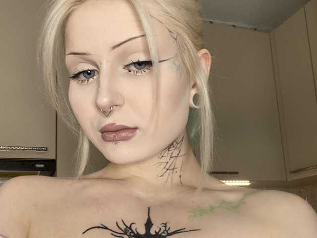 Profila foto goth-bimbo
