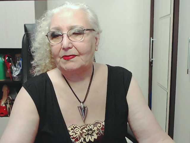 Apraides ekrānuzņēmumi GrannyWants