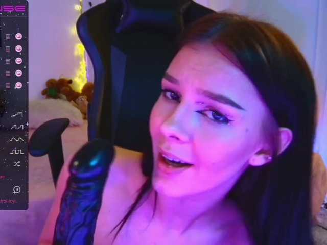 Fotogrāfijas HarleyMoon #chat #vibe with me #dildo play #Undressing #Daydream #Foot Fetish