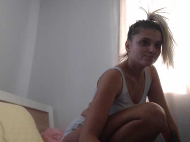 Fotogrāfijas harlyblue hello guys and girls why not?what you found in my room ?you found lush , ass pussy fingers but you found a frend and a good talk to!#boobs 15 ,pussy 30,finger pussy 44 finger ass55,pm 1 feet 5 and come and discover me !