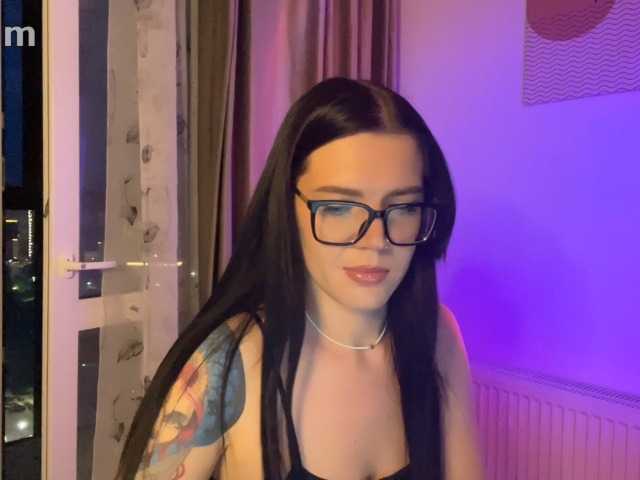 Apraides ekrānuzņēmumi Heymollyshy