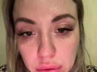 Erotiska video tērzēšana HollyDoll