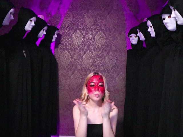 Apraides ekrānuzņēmumi HollyEmily