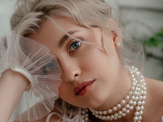 Erotiska video tērzēšana HoneyCherry