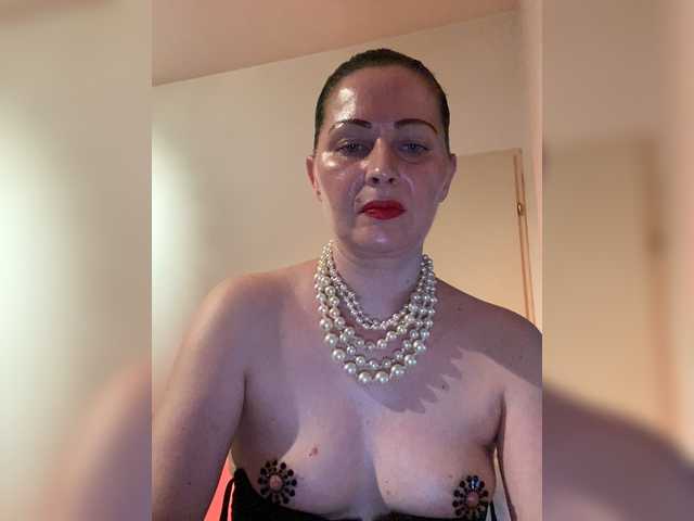 Fotogrāfijas hotlady45 Private Show!! Lick your lips - 20 Tokens Make me horny - 40 Tokens Massages the breasts - 60 Tokens Blow the dildo - 80 Tokens Massage nipples with a dildo - 65 Tokens