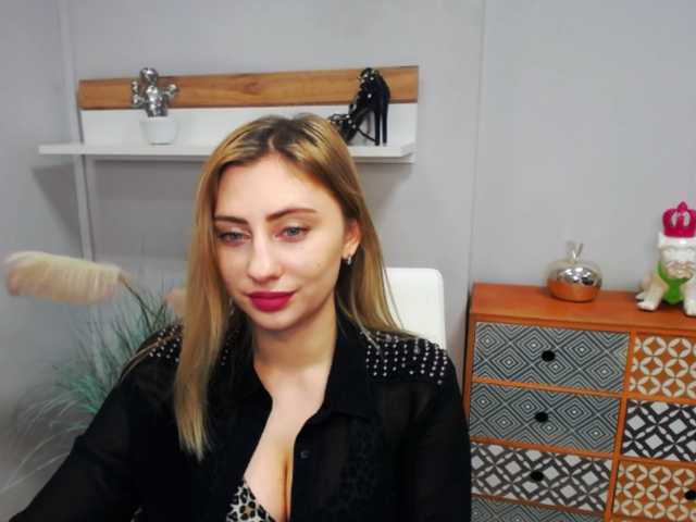 Apraides ekrānuzņēmumi hottieLAURA