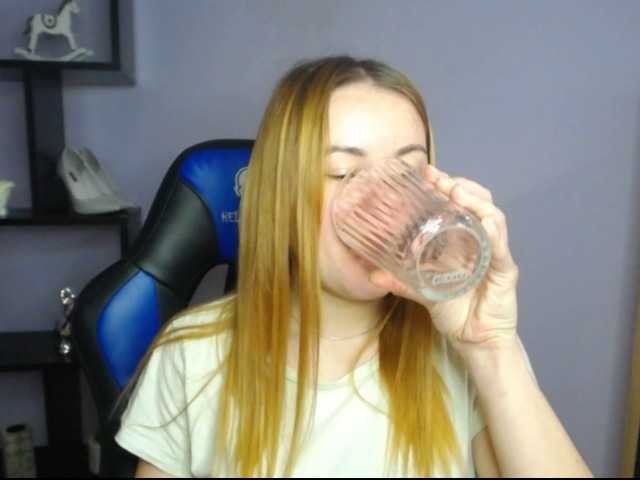 Apraides ekrānuzņēmumi hottiexLayla