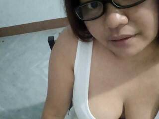 Erotiska video tērzēšana hotYASSI4U