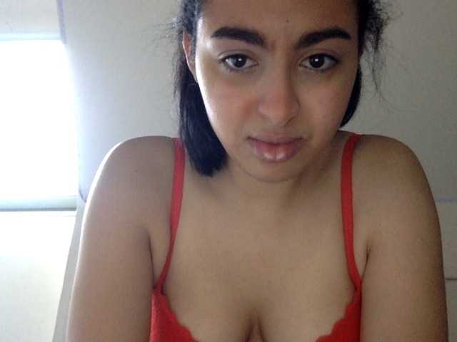 Fotogrāfijas ImanAla if you find me pretty give me 5 tokens when you arrive on my live come home