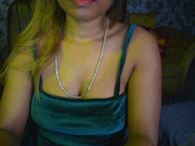 Fotogrāfijas indianpriya 500 tokens for pvt and c2c | deep fingering | squirt show in private |55 tk , 77 tk help me squirt on ultra high #asian #indian