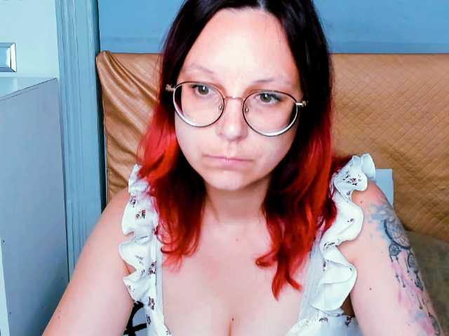 Fotogrāfijas InezLove Hello, so who will be the king of tip today?? #challenge #play #forwin #bemyking #redhairgirl #alternative #roleplay