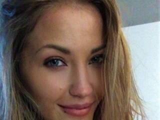 Erotiska video tērzēšana awesomekiss