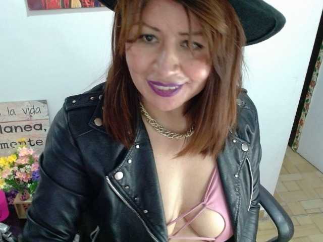 Fotogrāfijas isabellacen @cuenta regresiva ride dildo 3 minutWES @total SHOW SQUIRT show ride mi dildo 3 minutes