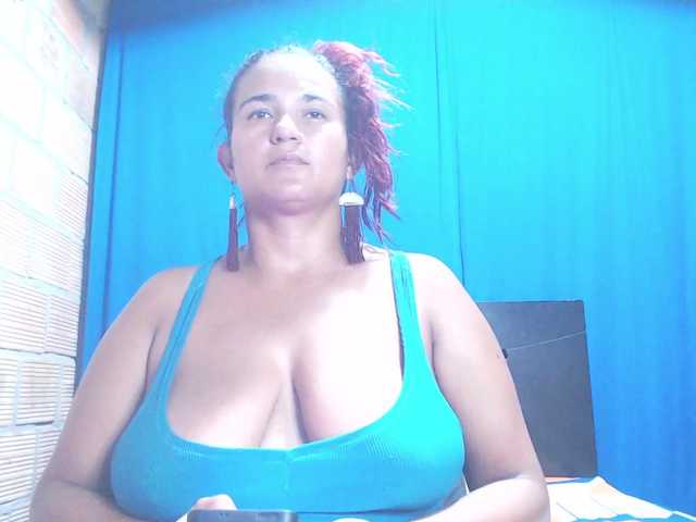 Fotogrāfijas isabellegree hello bb how are you ???. I am a very hot latina woman willing everything for you without limits love