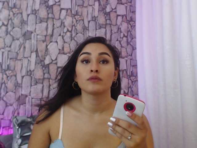 Fotogrāfijas LauraTovar "Hello guys ♣ I'm new here !!! give me a hot and wet welcome .. masturbate my pussy and cum at goal ♥