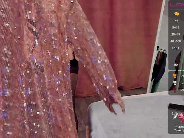 Apraides ekrānuzņēmumi M-A-D-O-N-N-A