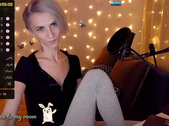 Fotogrāfijas Evis_ Hi, I'm Judy. The hottest girl here. I only go to private. We are going to a hot show in fries. Goal: 999 tokens. (Collected – 684 , left – 315 . Do not forget to put love.