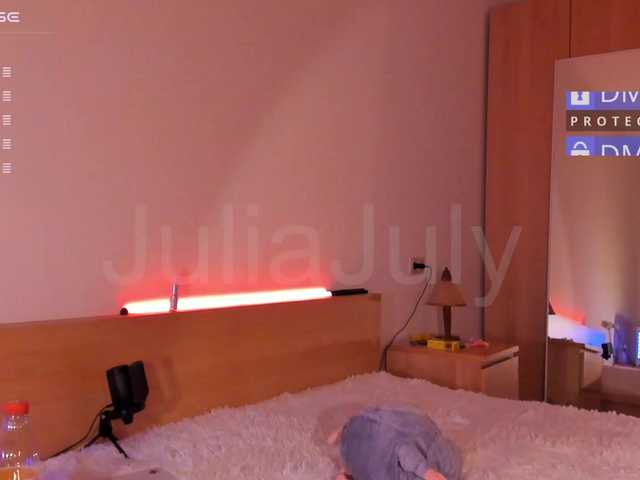 Apraides ekrānuzņēmumi JuliaJuly