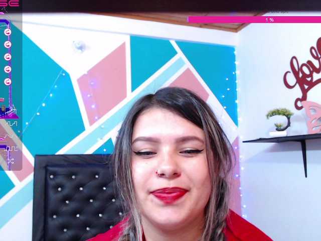 Fotogrāfijas julianalopezX Do you want to see me dance while I get naked? ok give me 200 tk and more motivation for more show #dancenaked #bodyoil #roleplay #playfeet #dildoplay #bignipples