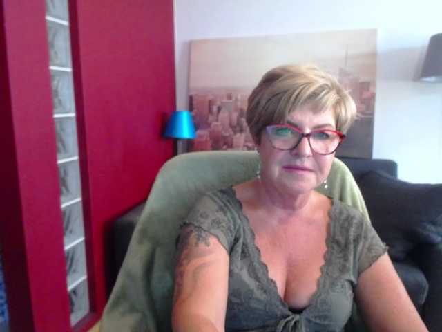 Apraides ekrānuzņēmumi julieamberx
