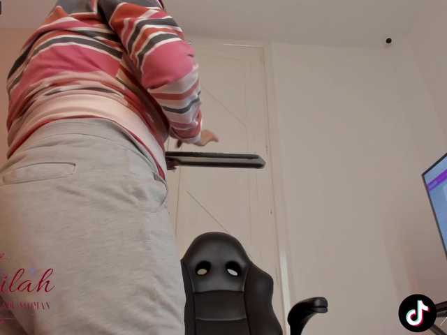 Fotogrāfijas Kammilah1 Help me squirt faster with 666Handjob video! Repeating Goal: MULTISquirtshow