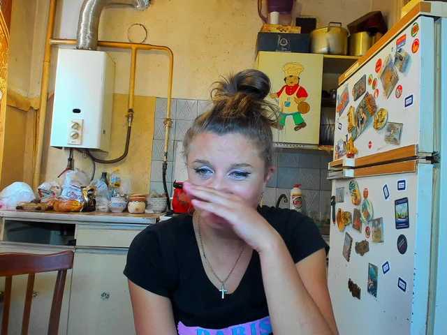 Apraides ekrānuzņēmumi SEX-THREESOME