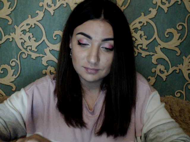 Fotogrāfijas KattyCandy Welcome to my room, in public we can just chat, pm-10 tk, open cam - 40 tk, and my name is Maria) and i not collected friends 5000 2934 2066 goal of day