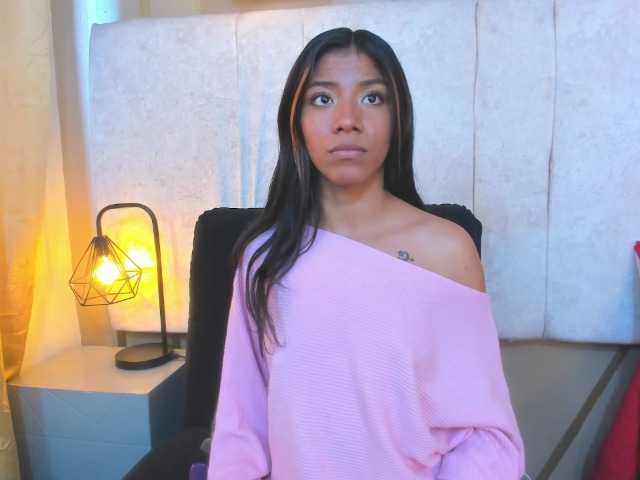 Apraides ekrānuzņēmumi Keily-Foxxy