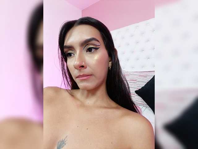 Fotogrāfijas KelsyMoore Tell me your wildest thoughts and let´s have fun together playing with this hot colombian body . FULL NAKED + BLOWJOB AT @remain