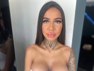 Erotiska video tērzēšana KiaraMoreno