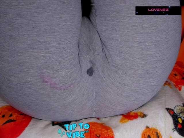 Fotogrāfijas Kira-Kell a very small spot, make it mega big#squirt #cuminpants #weet :money_flow :masturbating