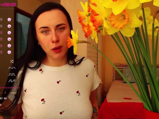 Fotogrāfijas -Yurievna- Welcome to my room) My name is Sveta) I love flowers and orgasms) I prefer level 26-33) lovense 2 tips , i see *****0 tip)