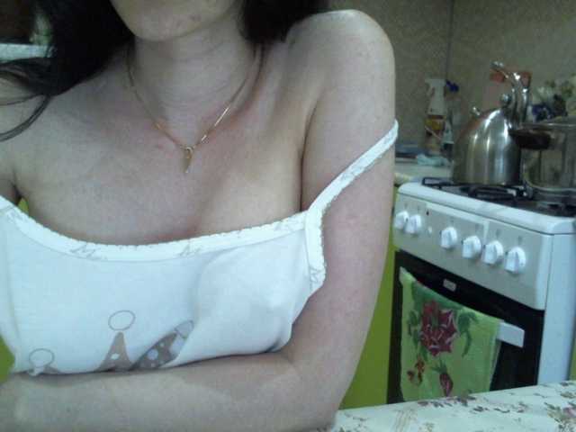 Fotogrāfijas Meow67 Guys, congratulate me on my last birthday! Collecting 10,000 tokens, there will be a private show with a squirt *