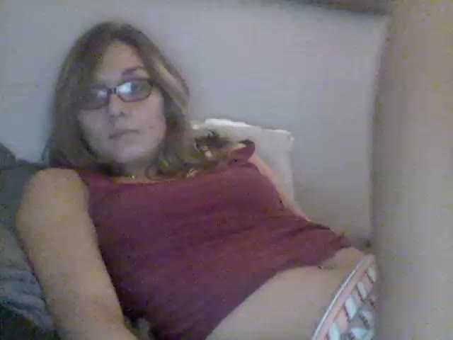 Apraides ekrānuzņēmumi Kittyb2Daddy