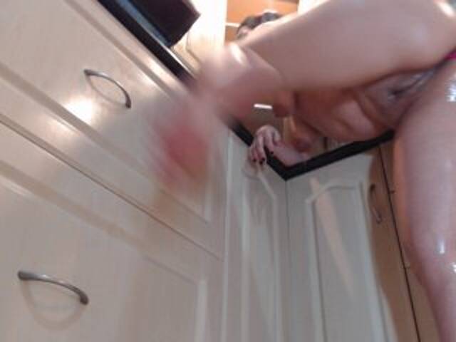 Apraides ekrānuzņēmumi KloeAss