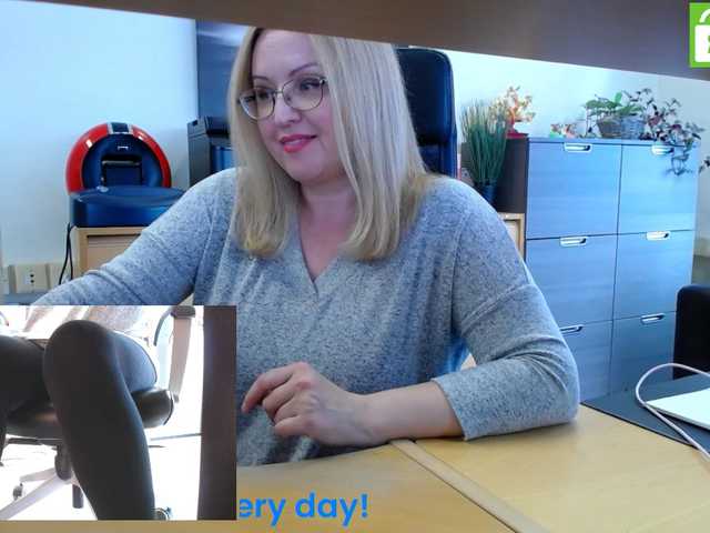 Fotogrāfijas KristinaKesh At the REAL office! @total To masturbate and cum, left to collect @remain Privats welcome!!! 151 tok before pvt! Tips only in public chat matter:) Lush reactiong from 3 tok.