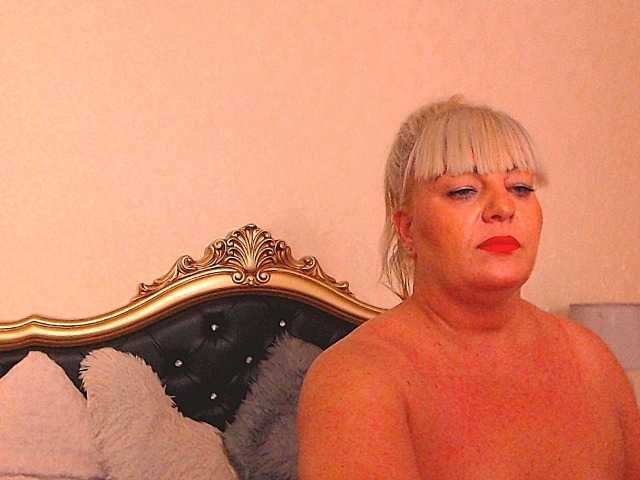Apraides ekrānuzņēmumi LadyMelanieBBW