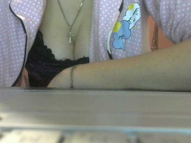 Apraides ekrānuzņēmumi t_w_i_n_k_l_e