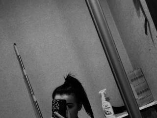 Erotiska video tērzēšana Laurie-Mindy