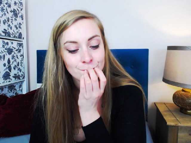 Apraides ekrānuzņēmumi LeahGoldHair