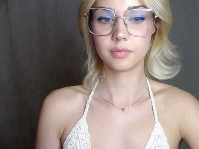 Fotogrāfijas lexieSpicy Sweet and yet dang naughty ;) #innocentface #sweet #petite #glasses #fetish #natural #shorthair #domina #teaser #cfmn #joi #cei #cbt #sph #cucktraining