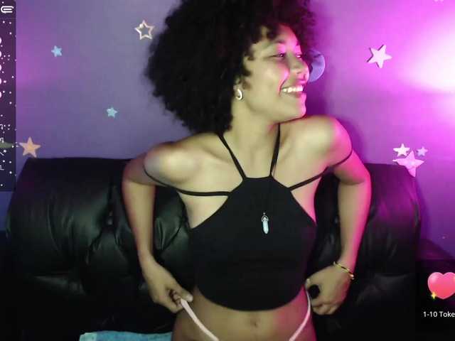 Fotogrāfijas LiaKerr Do you need to have an ORGASM of another Level?? Stay with LIAKERR in this shw we will enjoy a lot! #ass #lovense #pussy #submissive #ebony #young #cute #new #teen #sex #chatting #twerk