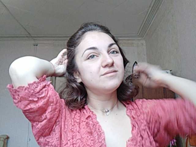 Apraides ekrānuzņēmumi LiliBellucci