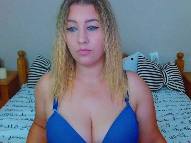 Fotogrāfijas Lilith95E Hello!!! Vibe toy on!! 45 tkn for boobs flash! 75 tkns for boobs & nipple play! 35 tkns for ass show! Join a private to have more fun!!!