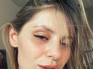 Erotiska video tērzēšana LilKatana