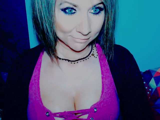 Fotogrāfijas Lilly666 hey guys, ready for fun? i view cams for 50, to get preview of me is 70. lovense on, low 20, med 40, high 60. yes i use mic and toys, lets make it wild