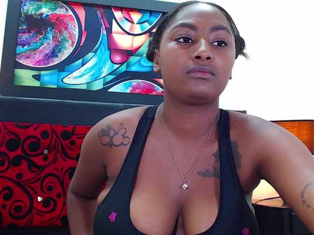 Fotogrāfijas linacabrera welcome guys come n see me #naked #wild #naughty im a #ebony #latina #kinky #cute #bigtits enjoy with me in #pvt or just tip if u like the view #deepthroat #sexy #dildo #blowjob #CAM2CAM