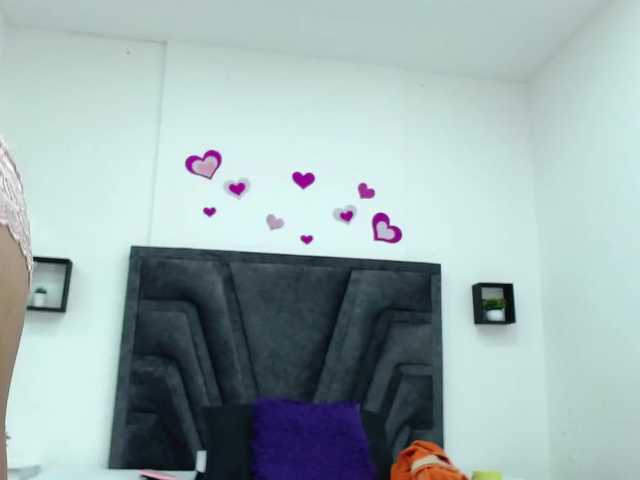 Fotogrāfijas little-anni Hi daddy's welcome to my room! I'm new girl here to have fun and hot time!!!